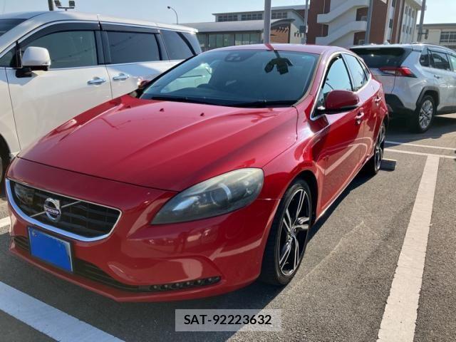 Volvo V40 2013-08 8132871-1