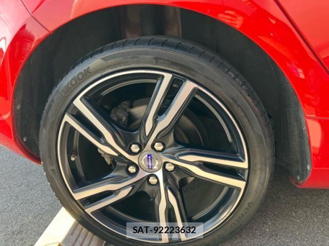 Volvo V40 2013-08 8132871-5