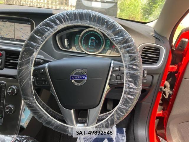 Volvo V40 2014-03 8146948-15