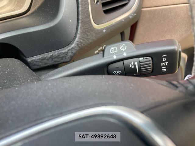 Volvo V40 2014-03 8146948-18