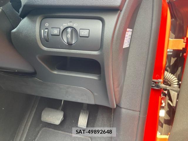 Volvo V40 2014-03 8146948-20