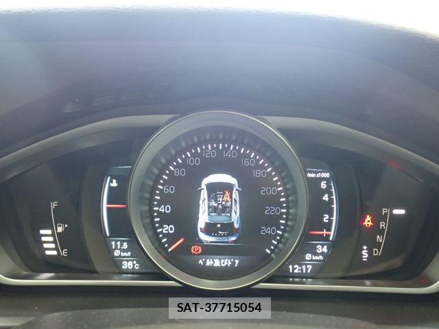 Volvo V40 2015-11 8159482-12