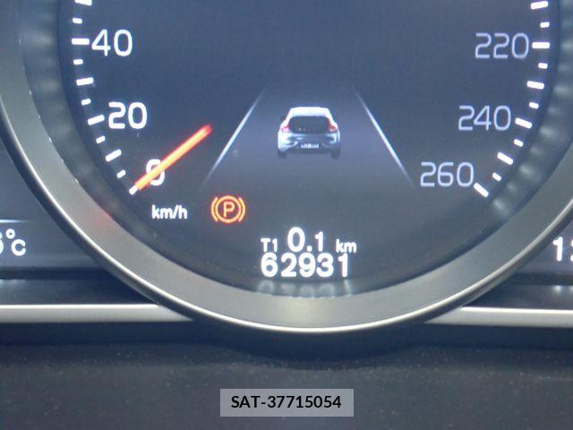 Volvo V40 2015-11 8159482-13