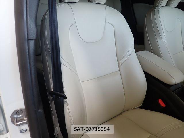 Volvo V40 2015-11 8159482-21