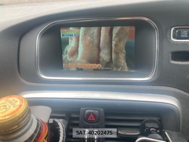 Volvo V40 2016-02 8210882-21