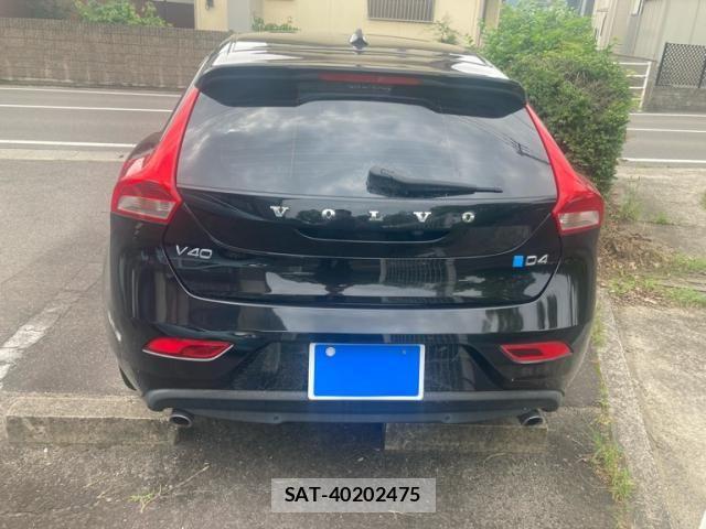 Volvo V40 2016-02 8210882-2