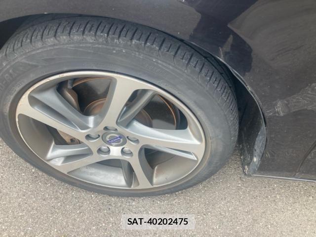 Volvo V40 2016-02 8210882-7