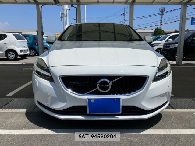 Volvo V40 2017-08 8232306-0