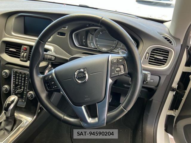 Volvo V40 2017-08 8232306-14