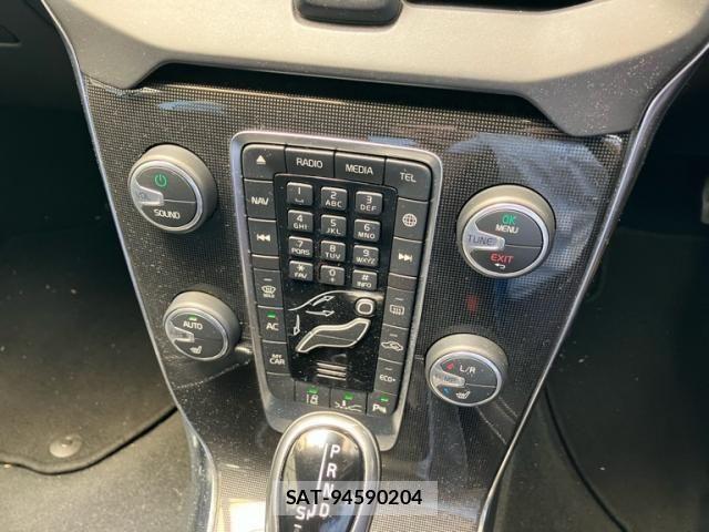 Volvo V40 2017-08 8232306-21
