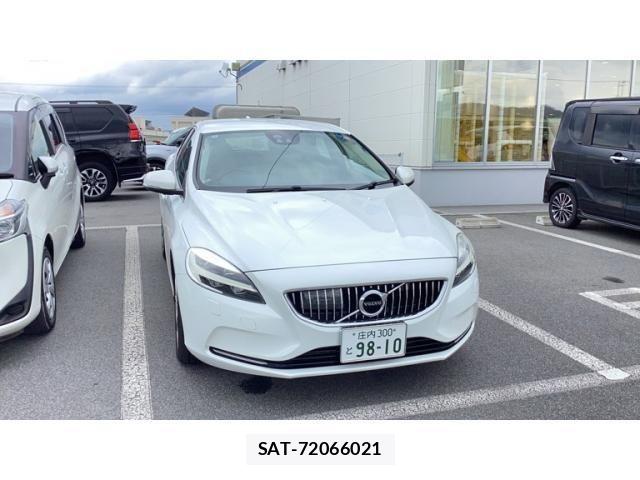 Volvo V40 2016-08 8232304-0