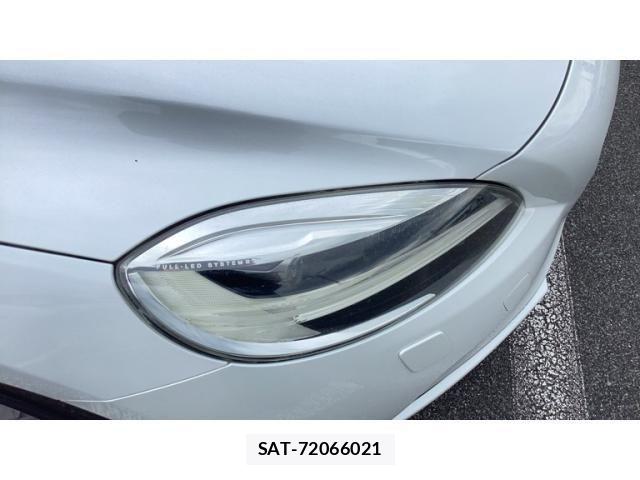 Volvo V40 2016-08 8232304-9
