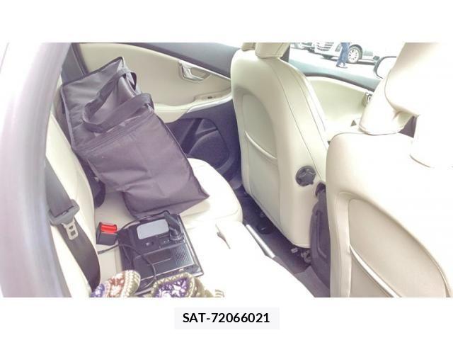 Volvo V40 2016-08 8232304-12