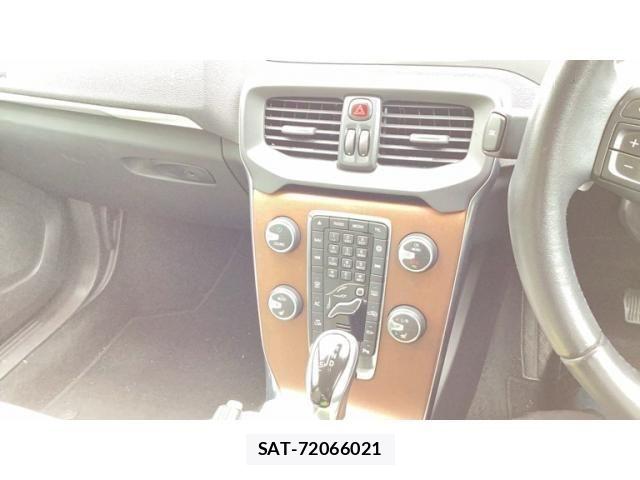 Volvo V40 2016-08 8232304-17