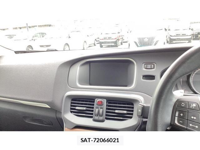 Volvo V40 2016-08 8232304-18