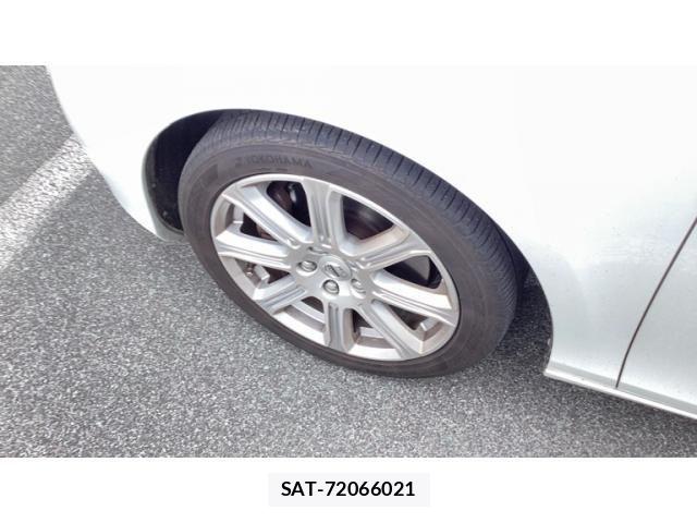 Volvo V40 2016-08 8232304-3