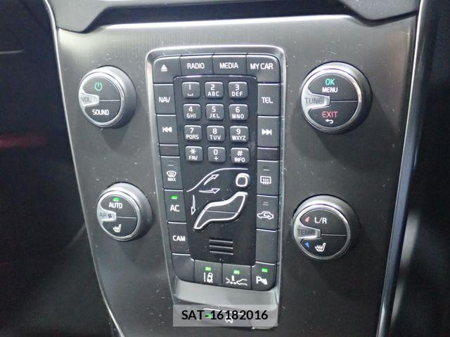 Volvo V40 2013-08 8247083-13