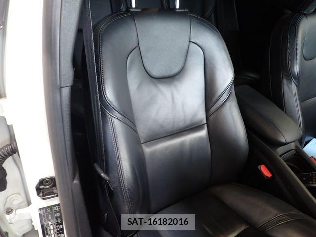 Volvo V40 2013-08 8247083-20