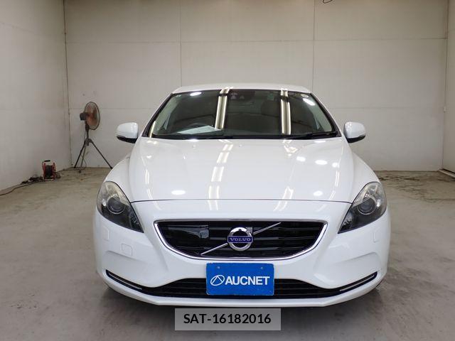 Volvo V40 2013-08 8247083-5