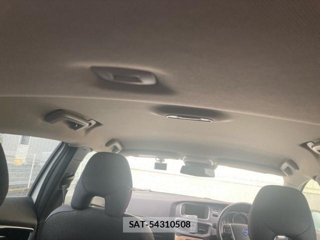 Volvo V40 2014-09 8247084-9