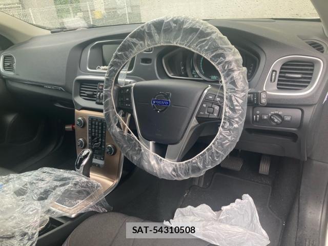 Volvo V40 2014-09 8247084-13