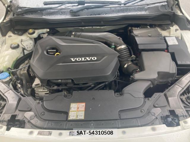 Volvo V40 2014-09 8247084-14