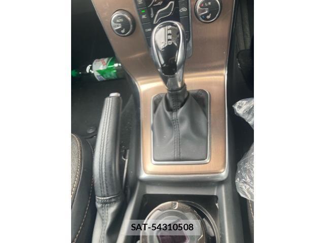 Volvo V40 2014-09 8247084-19