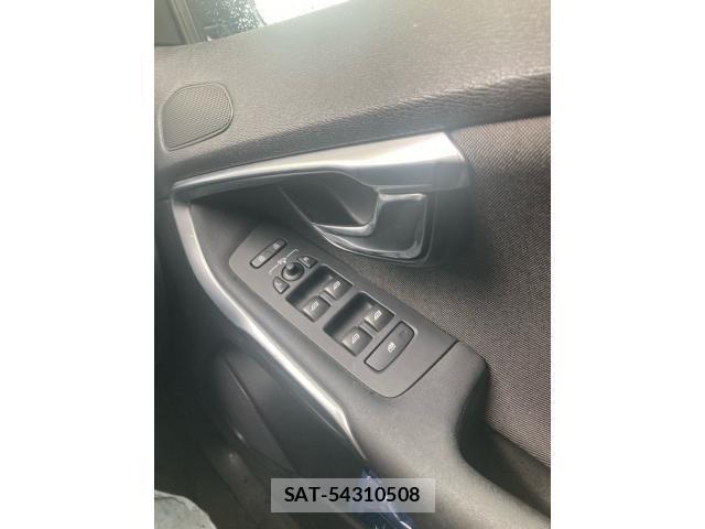 Volvo V40 2014-09 8247084-22