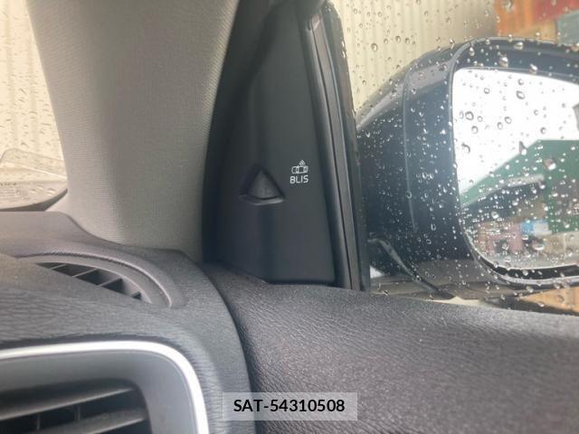 Volvo V40 2014-09 8247084-23