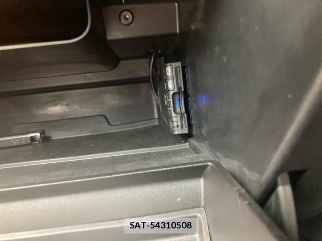 Volvo V40 2014-09 8247084-25