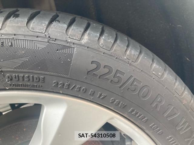 Volvo V40 2014-09 8247084-27