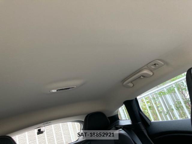 Volvo V40 2013-08 8317899-20