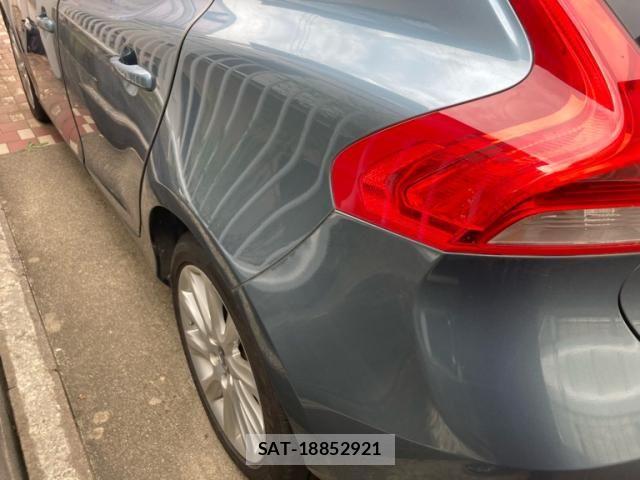Volvo V40 2013-08 8317899-4