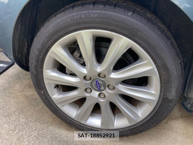 Volvo V40 2013-08 8317899-7