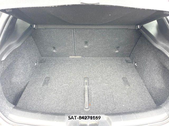 Volvo V40 2017-09 8317896-9