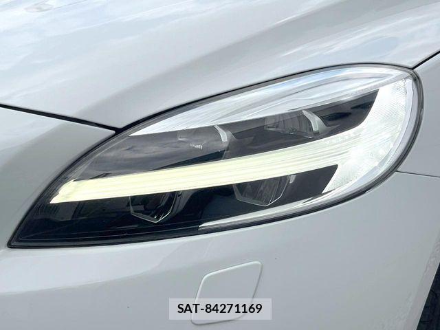 Volvo V40 2017-09 8317896-11
