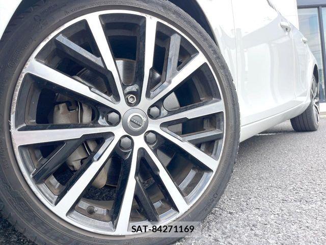 Volvo V40 2017-09 8317896-12