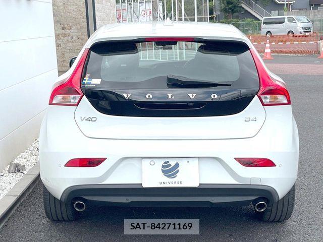Volvo V40 2017-09 8317896-14