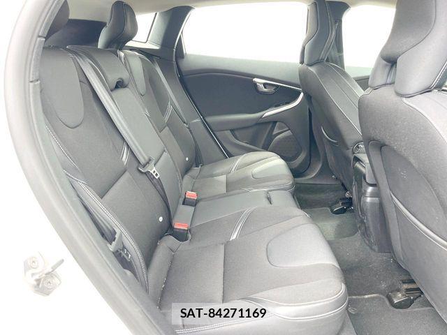 Volvo V40 2017-09 8317896-8