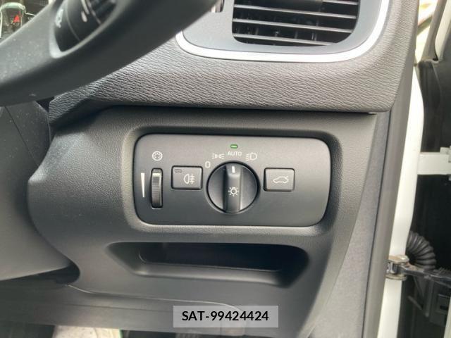 Volvo V40 2017-11 8317895-14