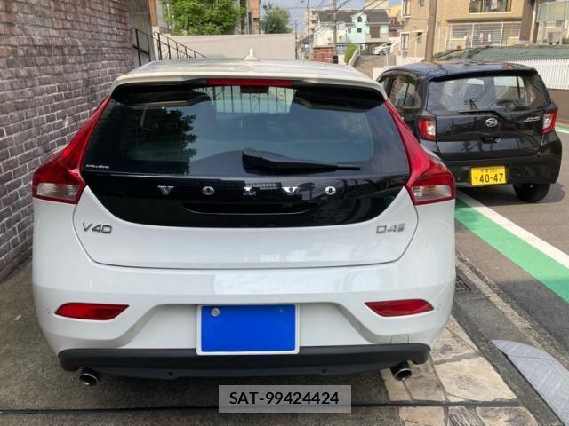 Volvo V40 2017-11 8317895-1