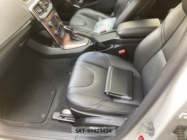 Volvo V40 2017-11 8317895-7