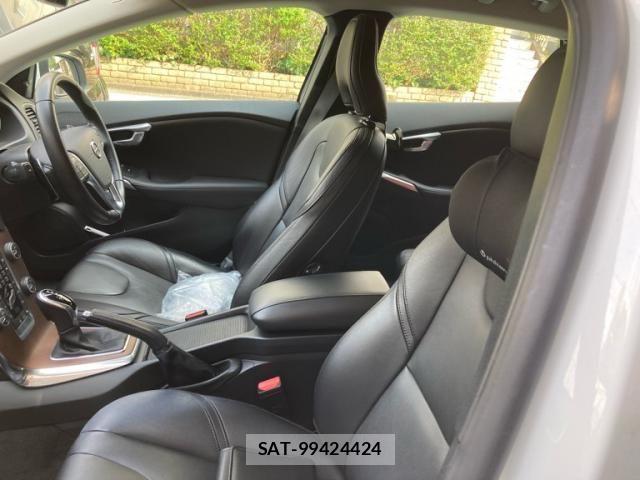 Volvo V40 2017-11 8317895-8