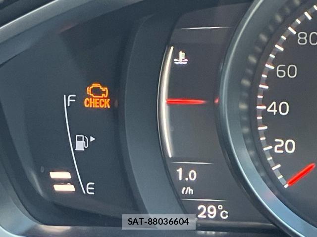Volvo V40 2016-08 8317898-16
