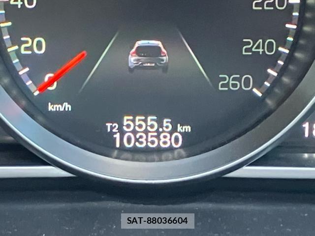 Volvo V40 2016-08 8317898-20