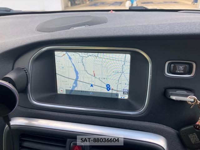 Volvo V40 2016-08 8317898-23