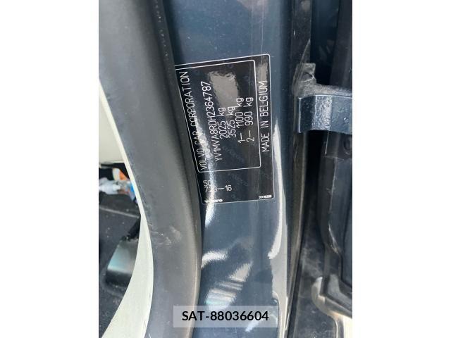 Volvo V40 2016-08 8317898-25