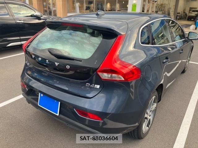 Volvo V40 2016-08 8317898-2