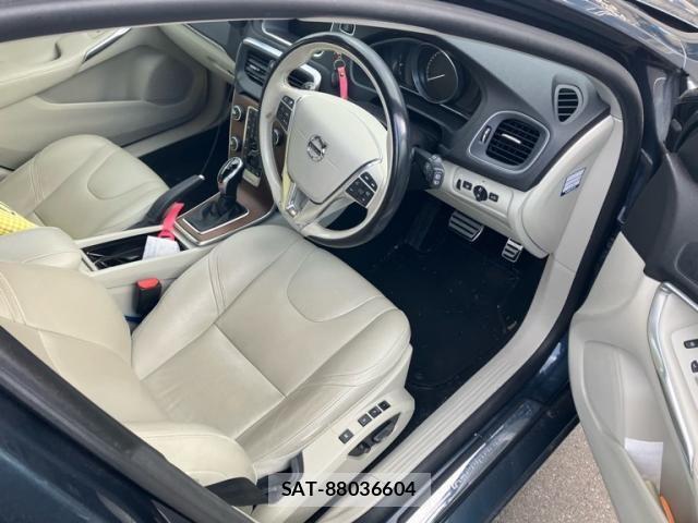 Volvo V40 2016-08 8317898-4