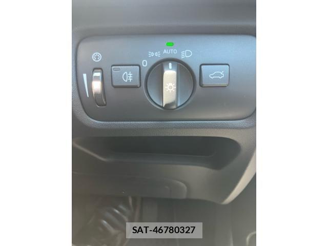 Volvo V40 2018-12 8338394-18